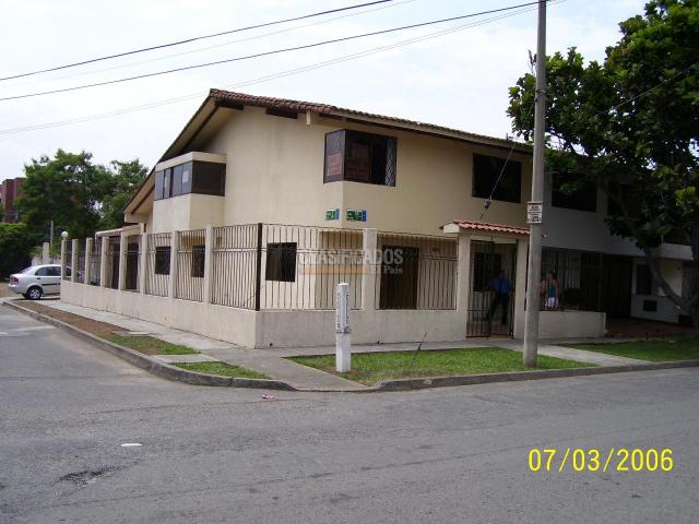 Casas, Venta en La Flora