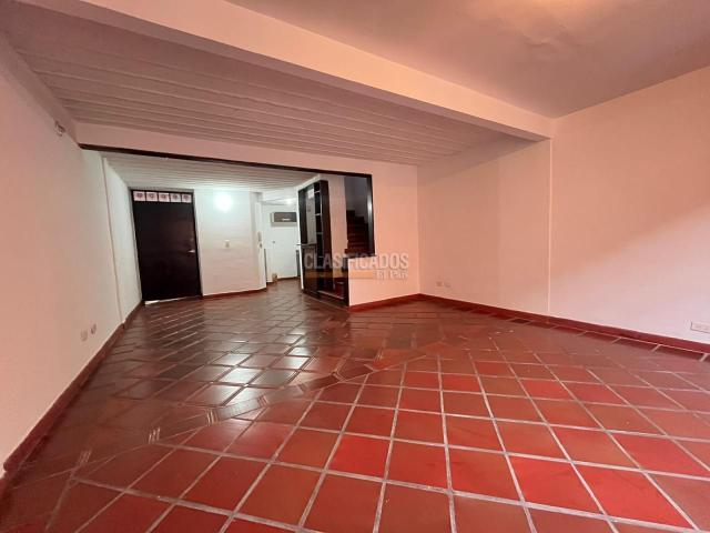 Casas, Alquiler en Valle del Lili