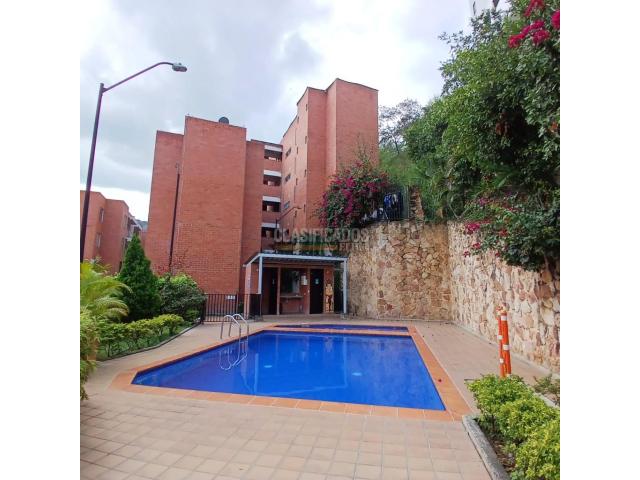 Apartamentos, Venta en Altos Menga