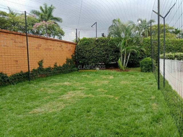 Apartamentos, Venta en Flora Industrial