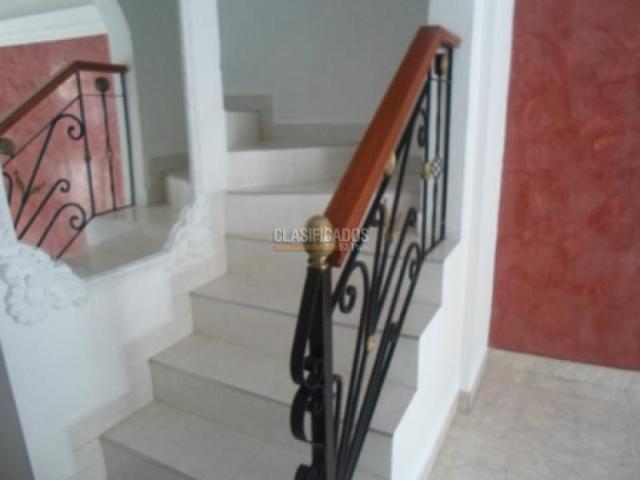 Casas, Alquiler en Bosques del Limonar