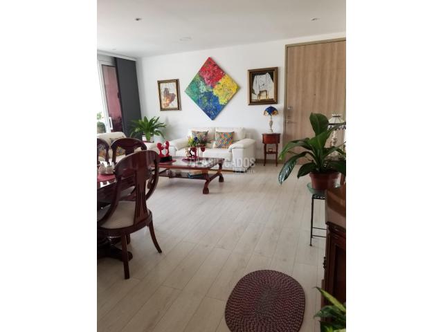 Apartamentos, Venta en Altos de Santa Teresita