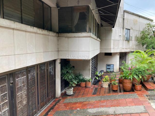 Edificios, Venta en Arboleda