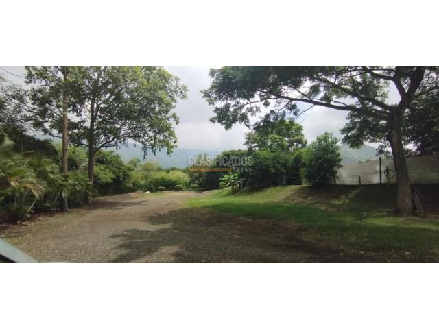 Fincas y Casas Campestres, Venta en Yumbo