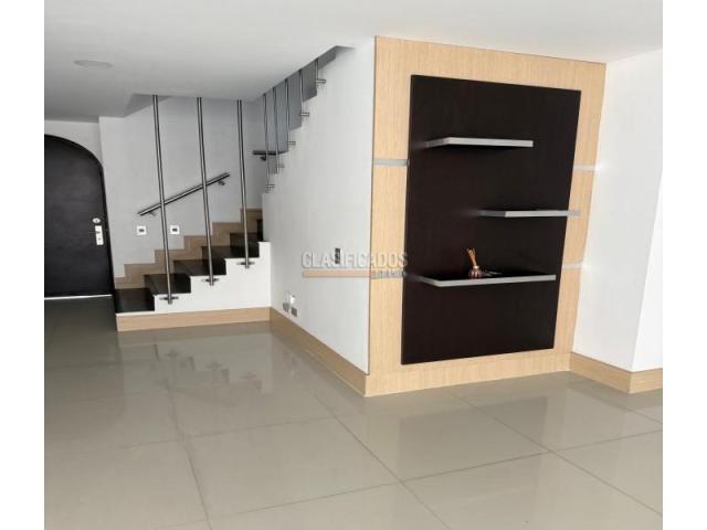 Casas, Venta en Ciudad Jardín