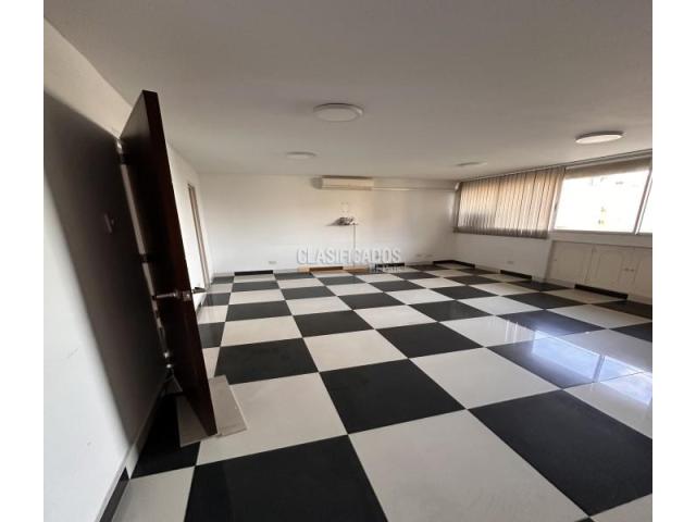 Oficinas y Consultorios, Venta en Santa Mónica Residencial