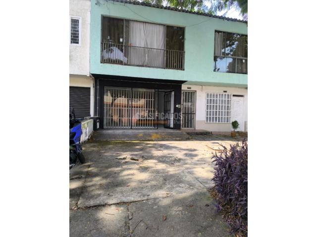 Casas, Alquiler en Acopi