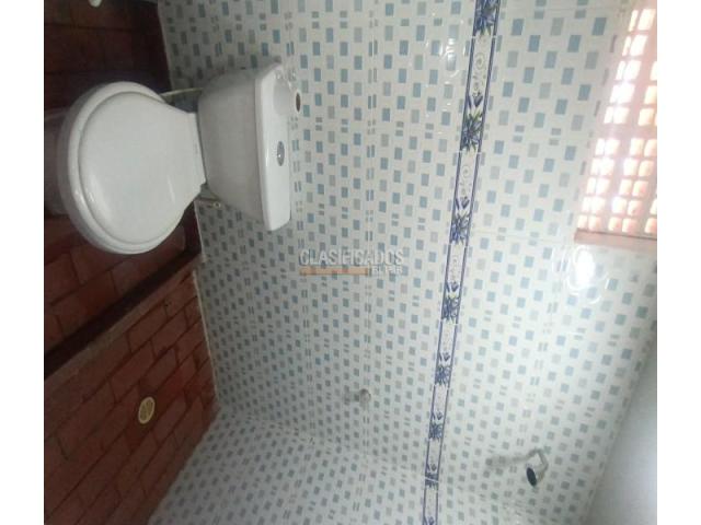 Casas, Alquiler en Villa del Lago