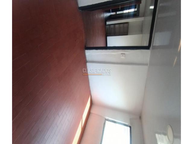 Casas, Alquiler en Villa del Lago