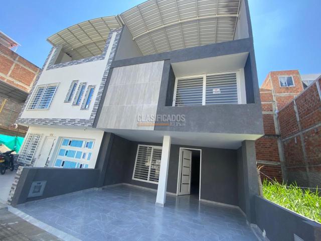 Casas, Venta en Ciudad 2.000