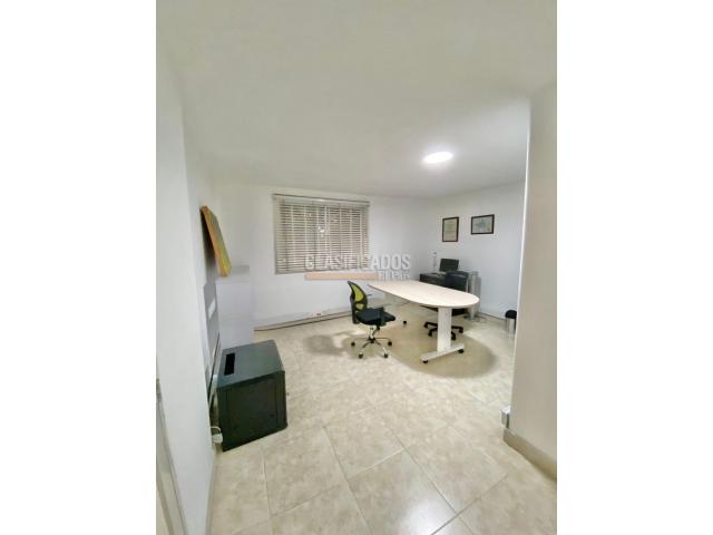 Oficinas y Consultorios, Alquiler en La Flora