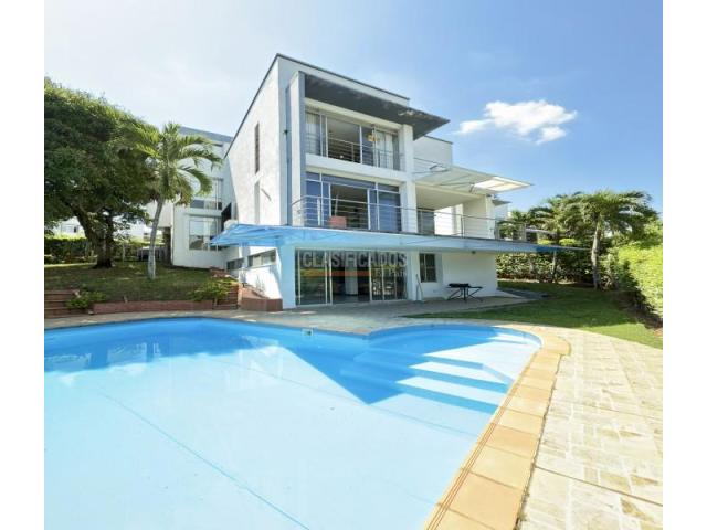 Casas, Venta en Ciudad Jardín