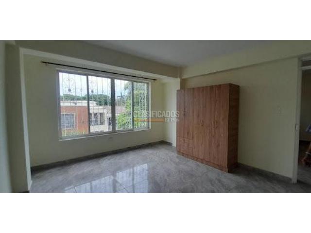 Casas, Alquiler en Prados del Norte