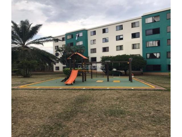 Apartamentos, Venta en Cañaverales