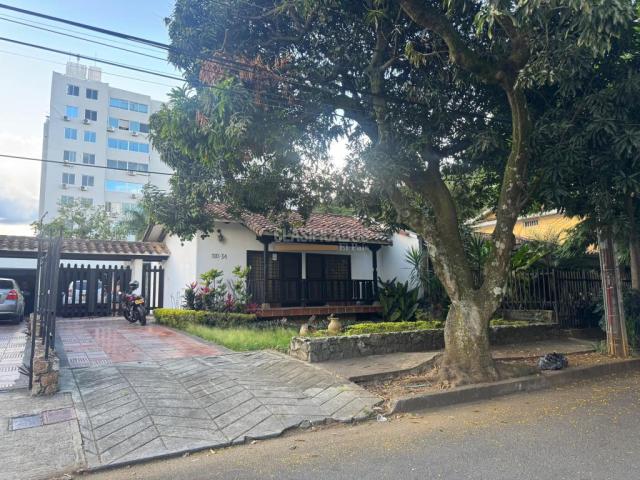 Casas, Venta en Ciudad Jardín