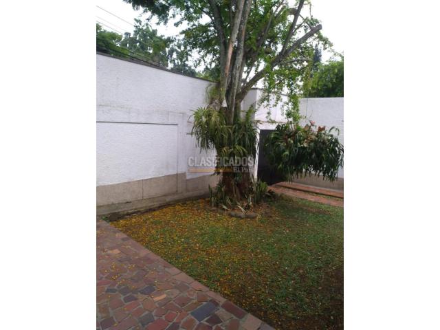 Casas, Venta en Ciudad Jardín