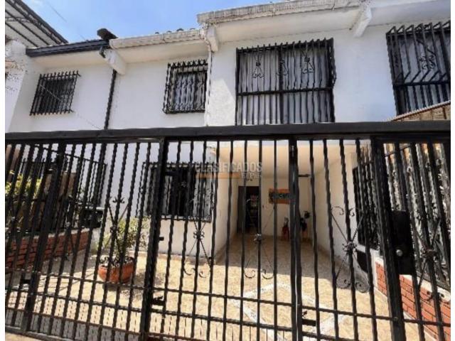 Casas, Venta en Ciudad 2.000