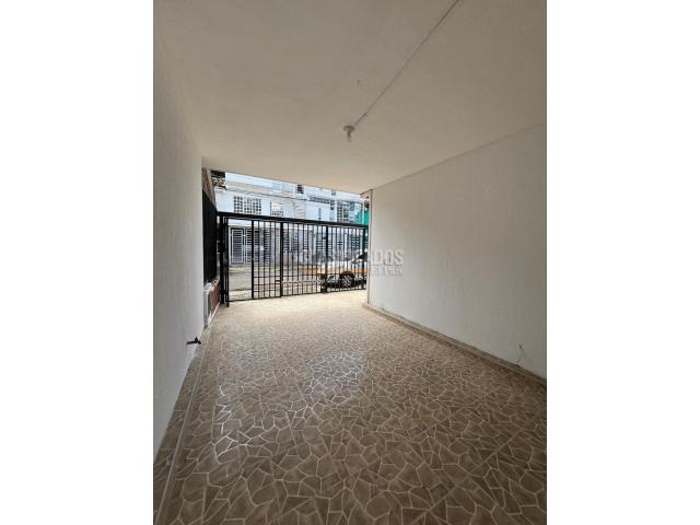 Casas, Venta en Ciudad 2.000