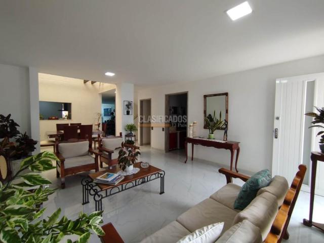 Casas, Venta en La Flora