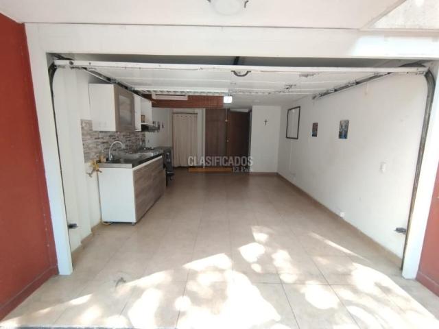 Locales y Bodegas, Alquiler en Centenario