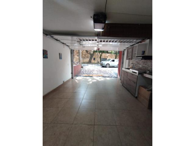 Locales y Bodegas, Alquiler en Centenario