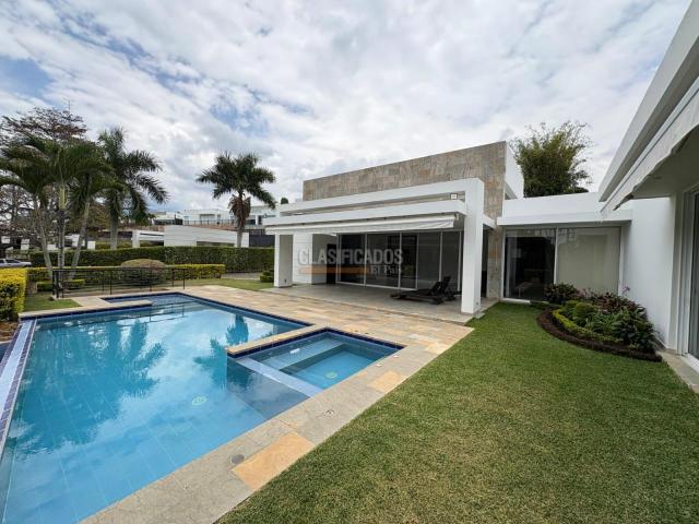 Casas, Venta en Ciudad Jardín