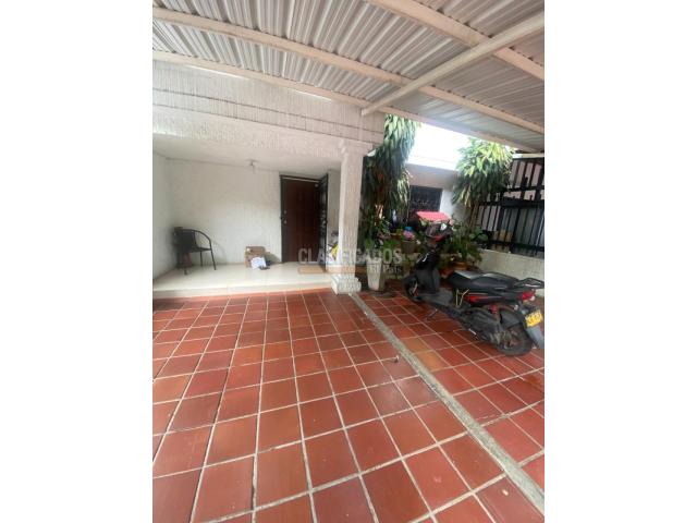 Casas, Venta en La Hacienda