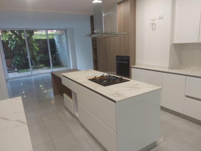 Casas, Venta en Ciudad Jardín