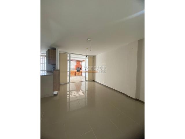 Casas, Venta en Ciudad Country