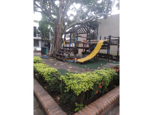 Casas, Venta en La Flora