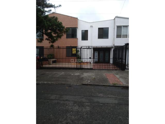 Casas, Venta en La Flora