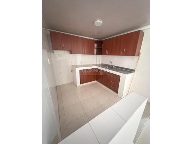 Apartamentos, Alquiler en Ciudad 2.000