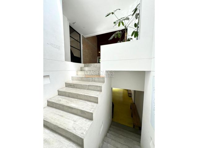 Oficinas y Consultorios, Alquiler en Santa Mónica Central