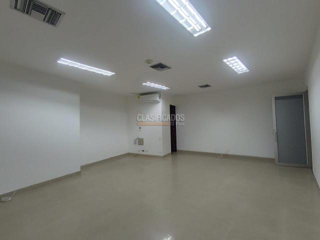 Oficinas y Consultorios, Alquiler en Centro Ccial. Unicentro