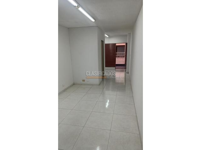 Oficinas y Consultorios, Venta en Centenario