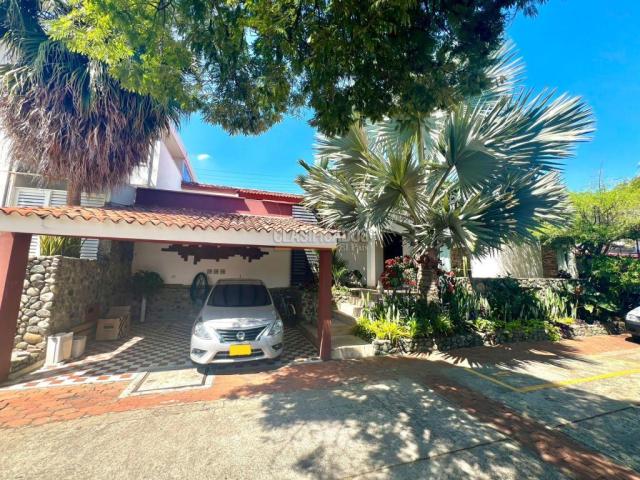 Casas, Venta en Ciudad Jardín