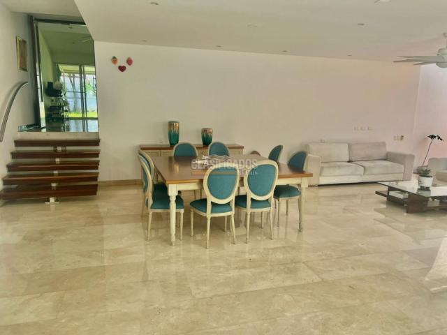 Casas, Venta en Ciudad Jardín