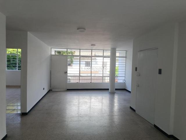 Oficinas y Consultorios, Alquiler en Versalles