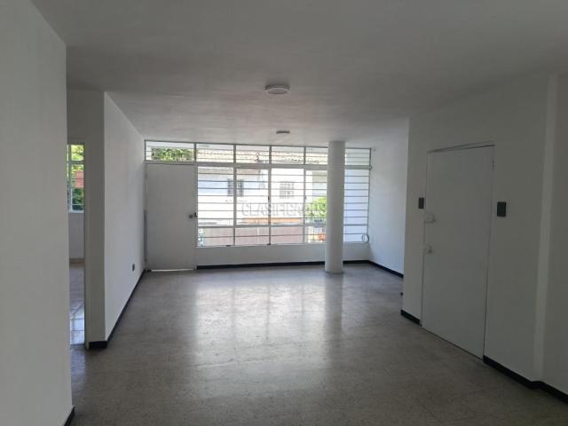 Oficinas y Consultorios, Alquiler en Versalles