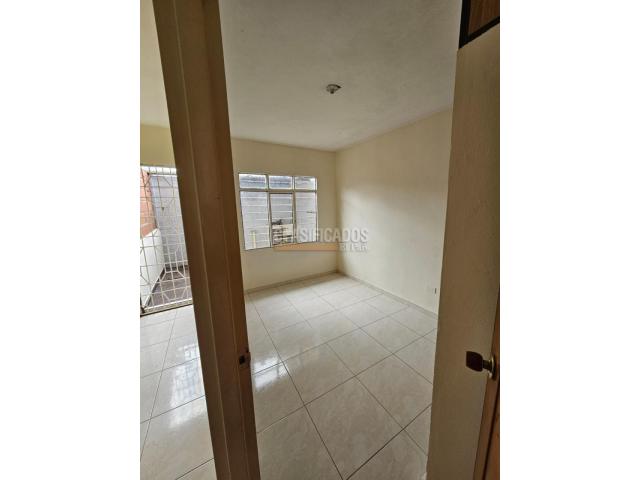 Casas, Alquiler en Aguablanca