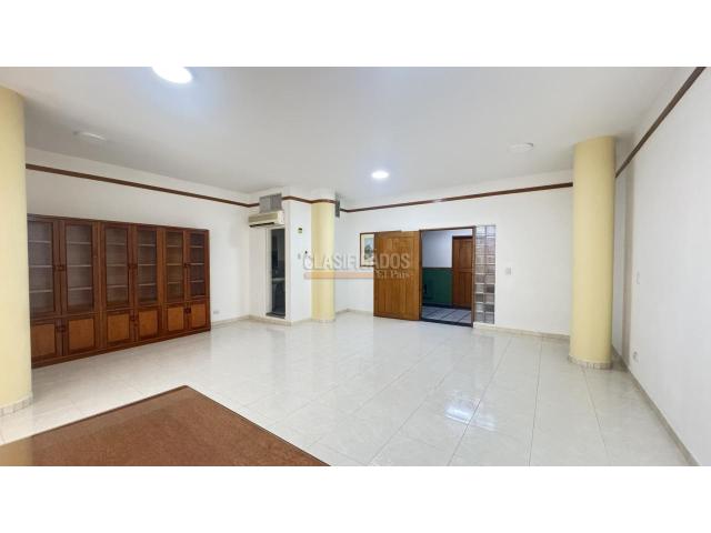 Oficinas y Consultorios, Venta en San Pedro