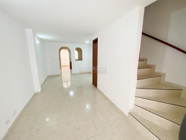 Casas, Alquiler en Calicanto