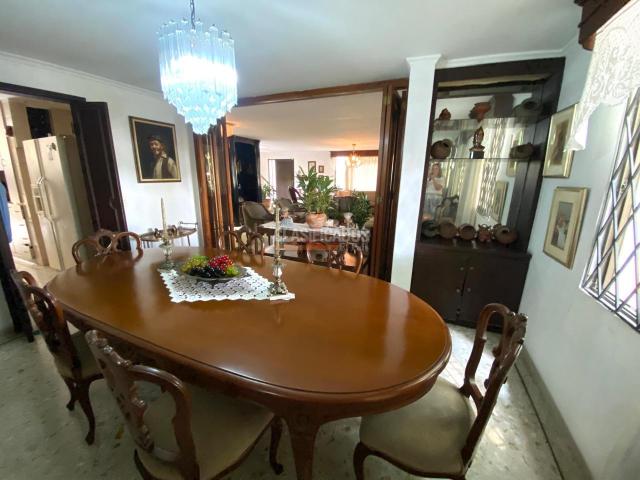 Casas, Venta en La Flora