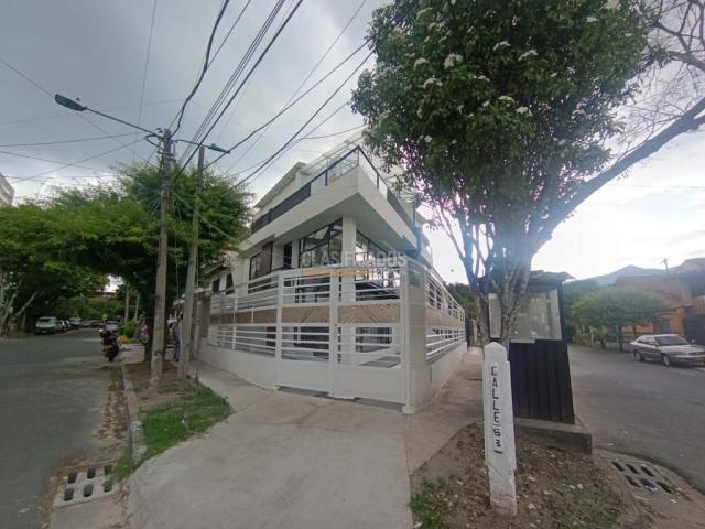 Casas, Alquiler en La Flora