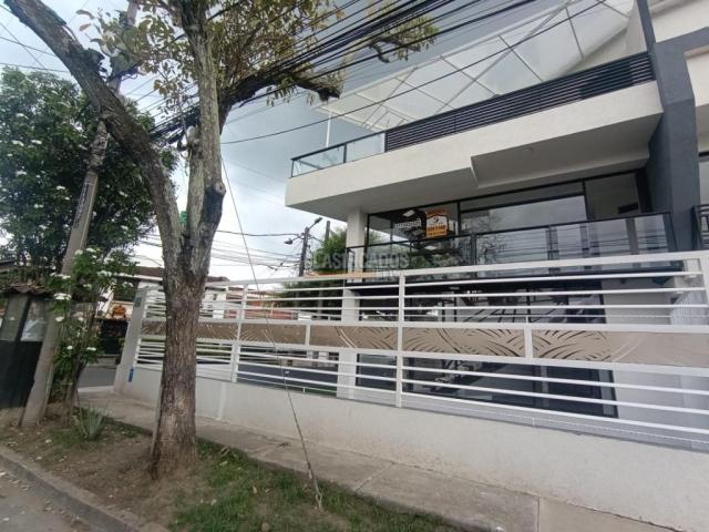 Casas, Alquiler en La Flora