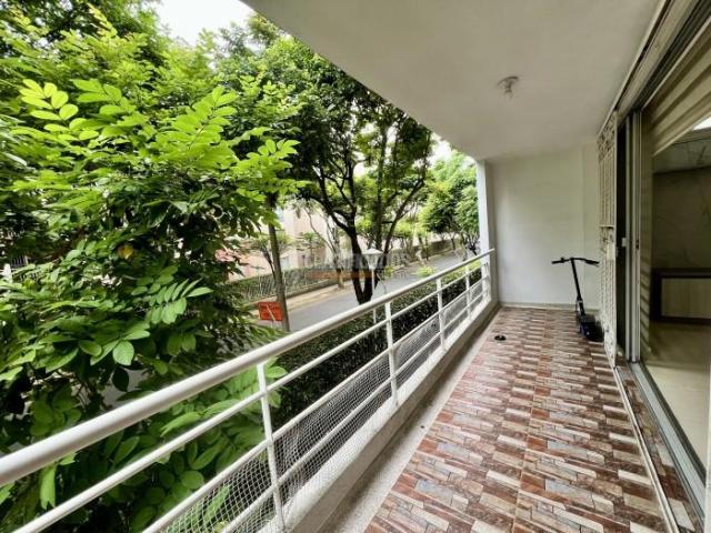 Apartamentos, Venta en Valle del Lili