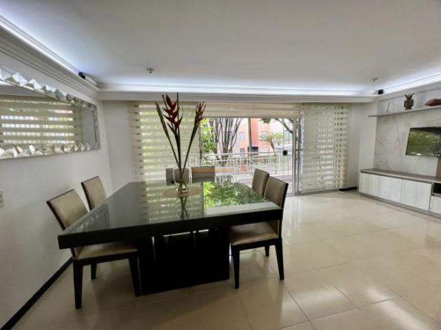 Apartamentos, Venta en Valle del Lili