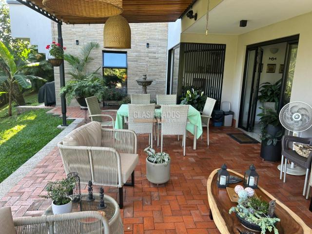 Casas, Venta en La Riverita