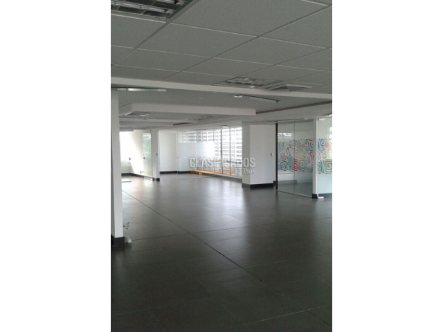 Oficinas y Consultorios, Venta en Santa Mónica Central