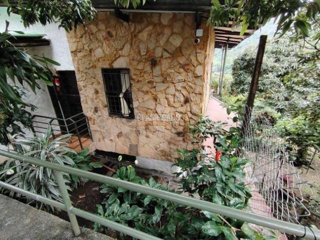 Casas, Venta en Montebello